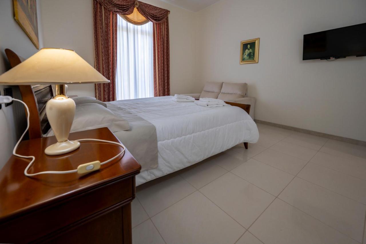 باكينو Villa Floyd Charming Rooms B&B المظهر الخارجي الصورة