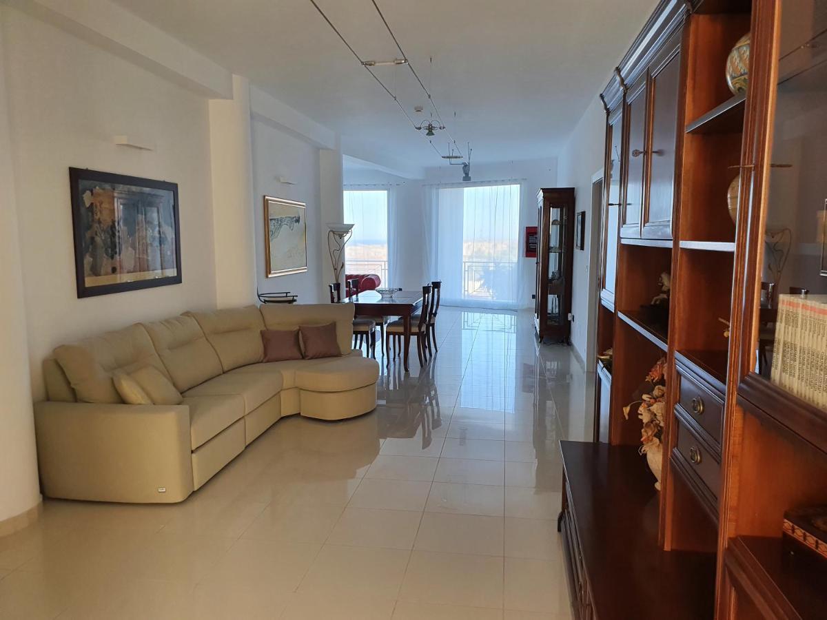 باكينو Villa Floyd Charming Rooms B&B المظهر الخارجي الصورة